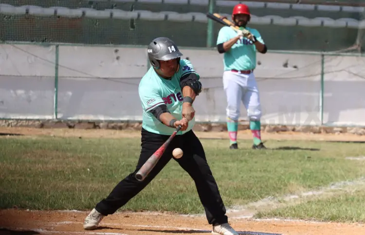 Selección Tuxtla brilla en amistoso