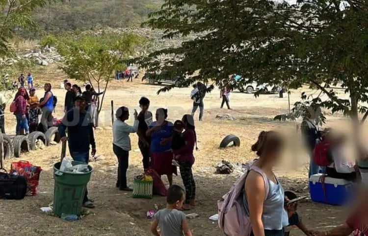 Denuncian presunto cobro a desplazados