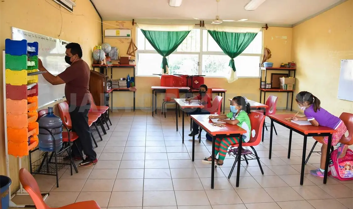 De manera gradual regresan a clases en algunas regiones