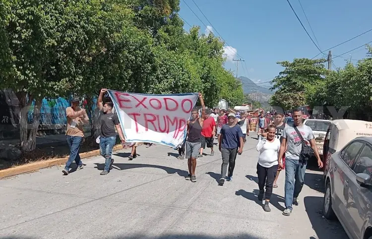 Con marcha, migrantes demandan atención