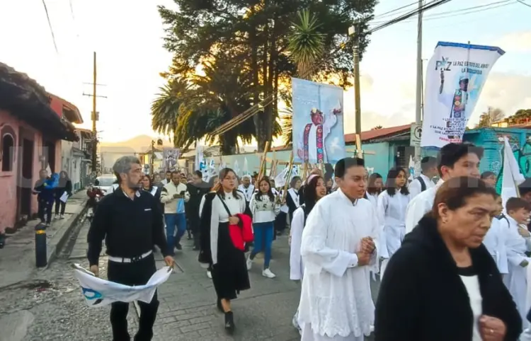 Realizan en San Cristóbal peregrinación por la paz