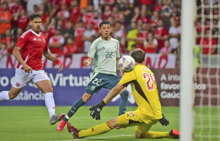 México se impone ante Inter de Porto Alegre