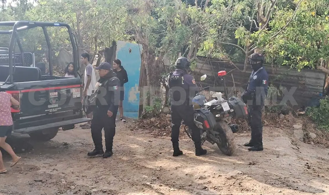 Hallan arma hechiza en camino de terracería