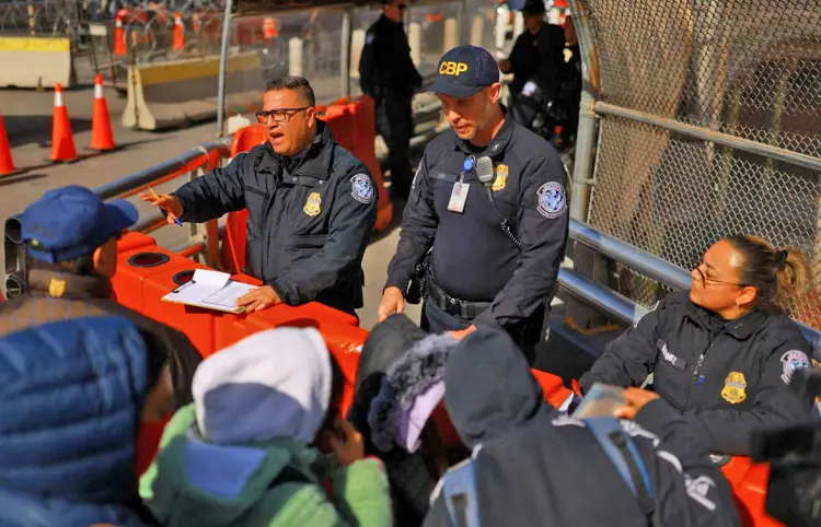 Preparan redadas masivas de deportaciones