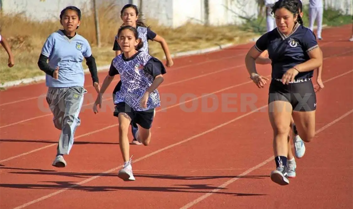 Las competencias de Atletismo destacaron por la entrega y el esfuerzo de los pequeños deportistas, respaldados por autoridades y familias. Cortesía