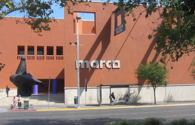 Tintes de locura y carnaval, en el Marco