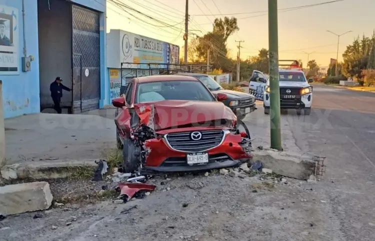 Mujer se accidenta y se da a la fuga
