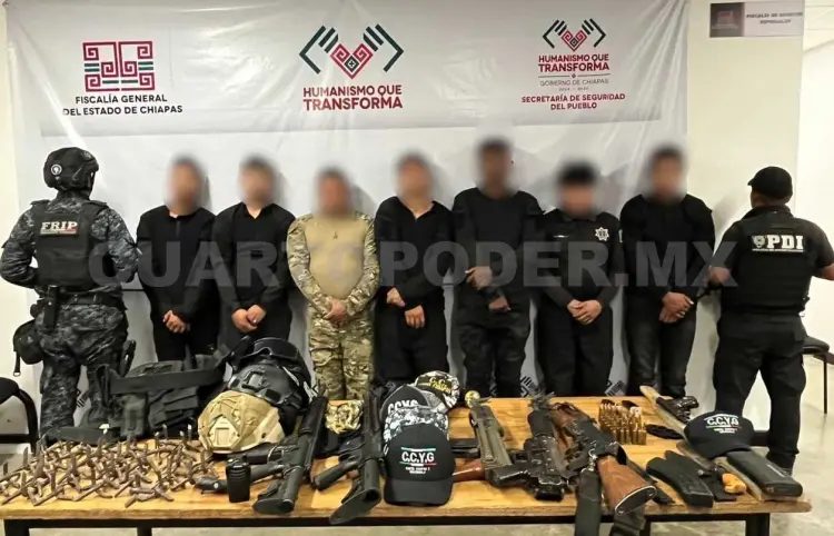 Detienen a siete que transportaban arsenal y equipo