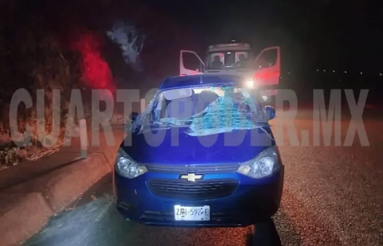 Abandonan vehículo en la carretera a San Cristóbal