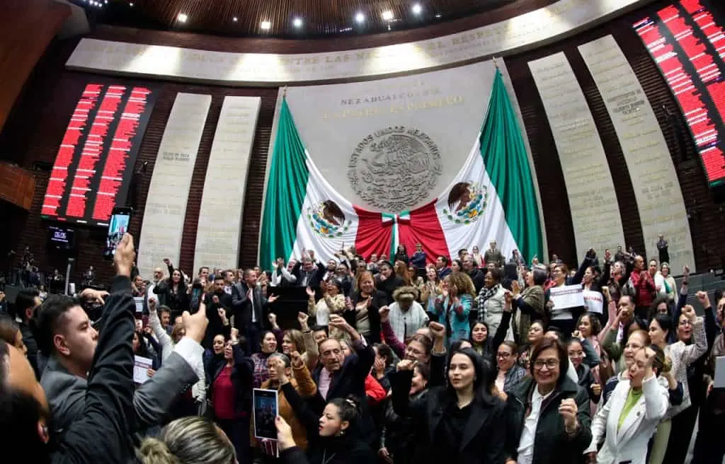 Diputadas y diputados de Morena y PT respaldaron a la presidenta ante las políticas migrantes anunciadas por el presidente de EE. UU., Donald Trump. Cortesía