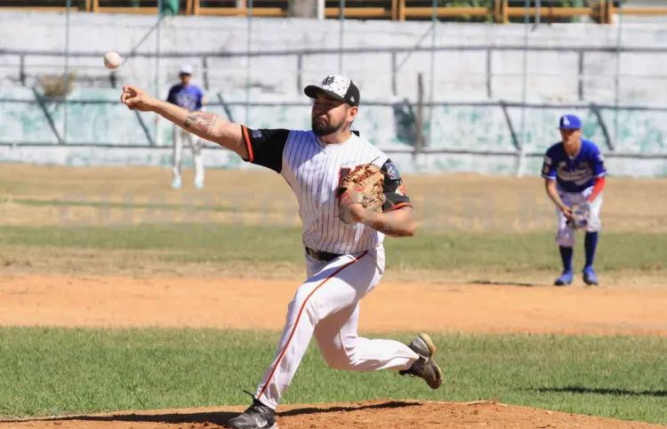 Tuxtla domina la serie amistosa ante Raudales