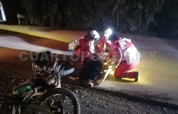 Motociclista derrapa y acaba grave