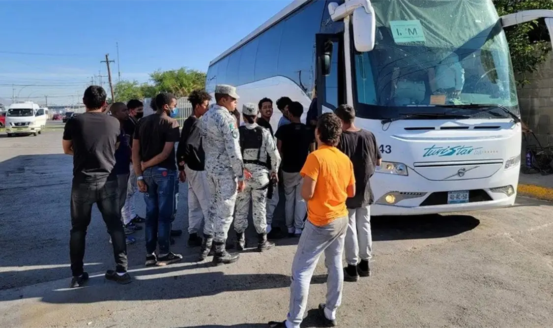 Llegan primeros repatriados y deportados de EE.UU.