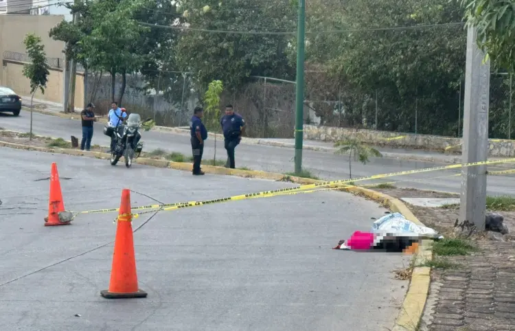 Fallece al caer de pick up en movimiento