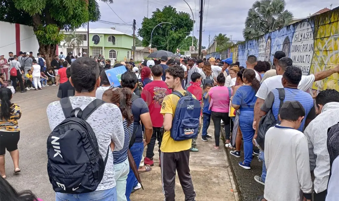 Denuncian venta de lugares para solicitar asilo