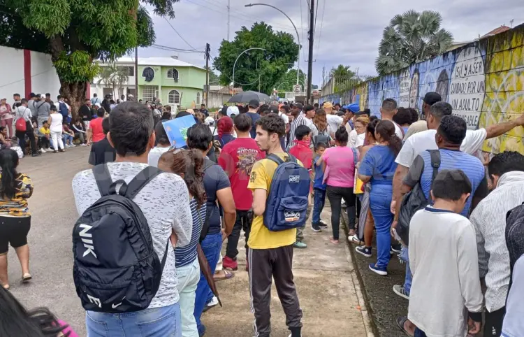 Denuncian venta de lugares para solicitar asilo