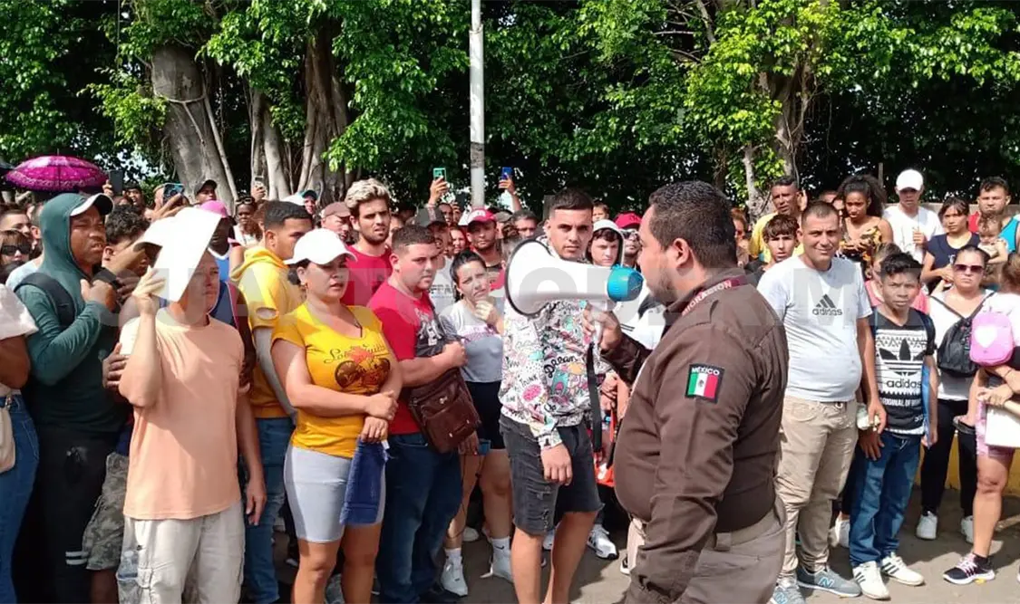 Extranjeros con cita CBP piden la FMM