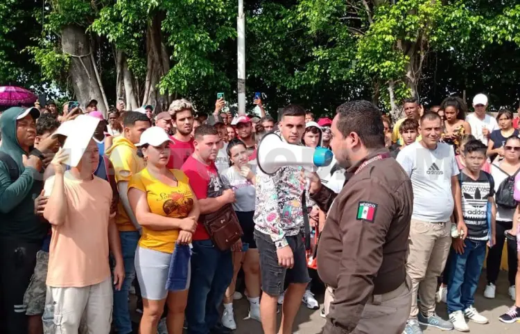 Extranjeros con cita CBP piden la FMM