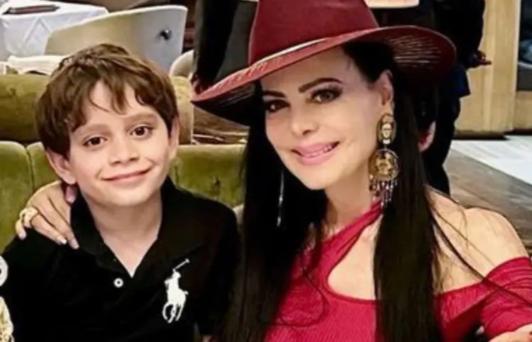 Entregan hijo de Juliancito a Maribel