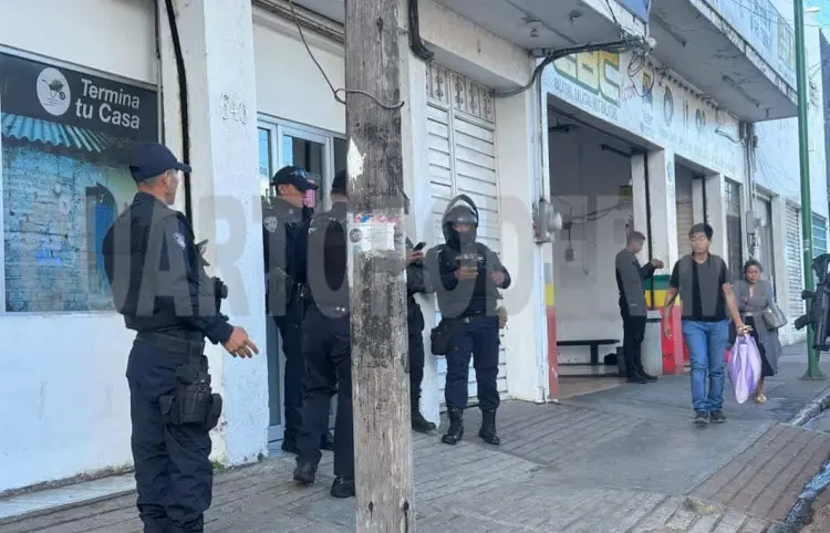Asaltan financiera a plena luz del día