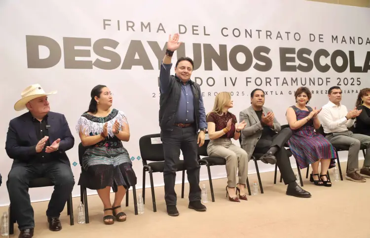 Asiste Moreno Guillén a la firma del acuerdo de desayunos escolares en pro de la niñez chiapaneca