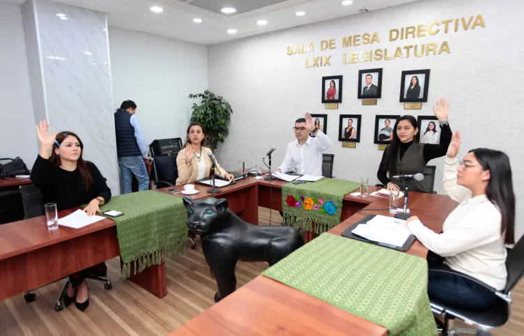 Convoca Comisión Permanente a  Tercer Período Extraordinario de Sesiones