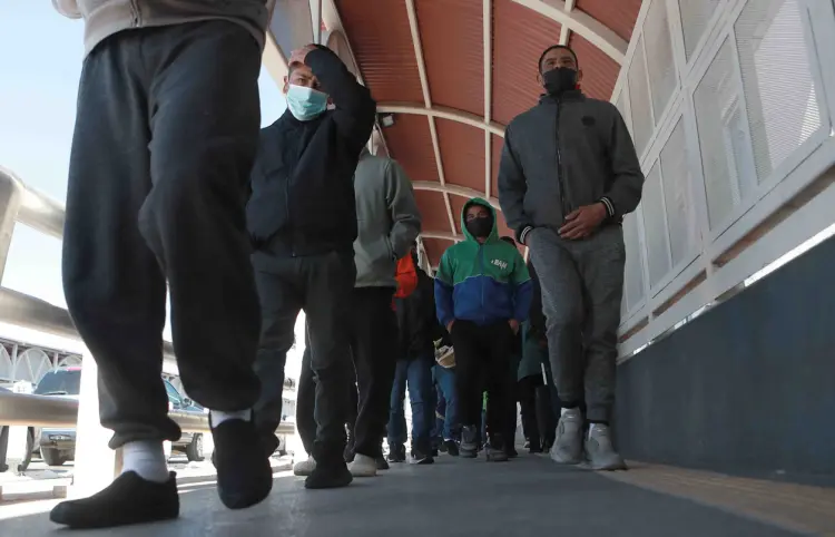 Van unos 500 mexicanos deportados de EE. UU.