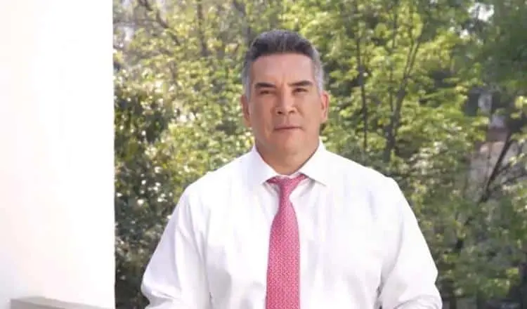 “Alito” Moreno señala a Morena como el verdadero enemigo de la soberanía. Cortesía