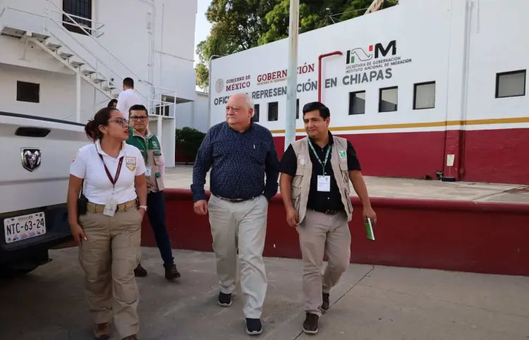 Supervisa titular del IMSS en Chiapas atención médica y control epidemiológico en los centros para migrantes