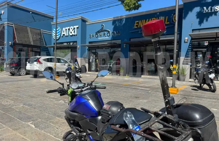 Asaltan tienda de ropa; se llevan más de 200 mil pesos