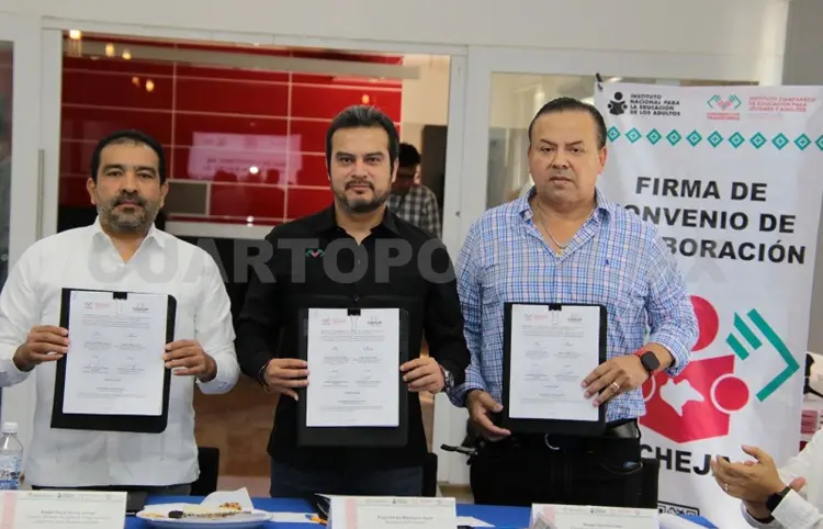 Atestigua titular de la SE convenios de colaboración