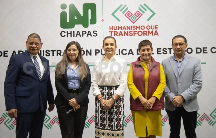 Dictan conferencia en el Día Mundial de la Educación