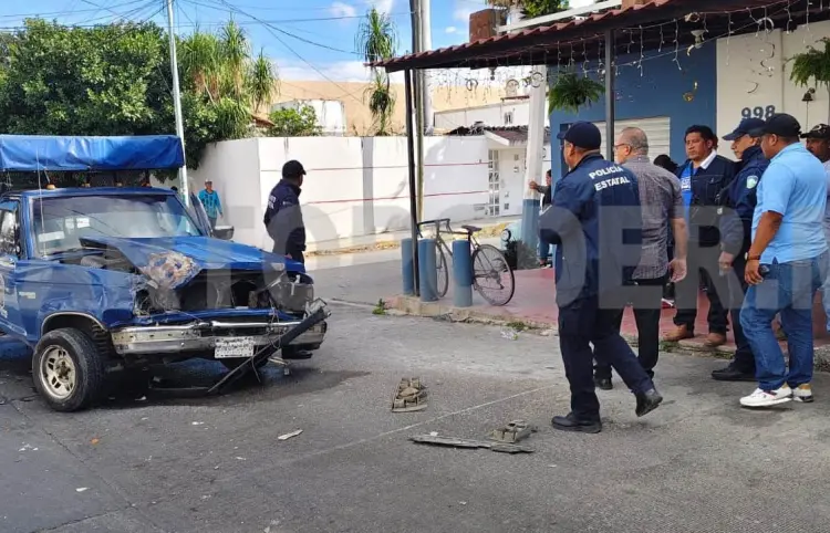 Unidad oficial provoca una fuerte colisión