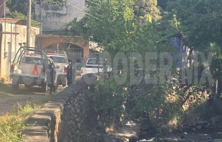 Lo asesinan y tiran a río Texcuyuapan