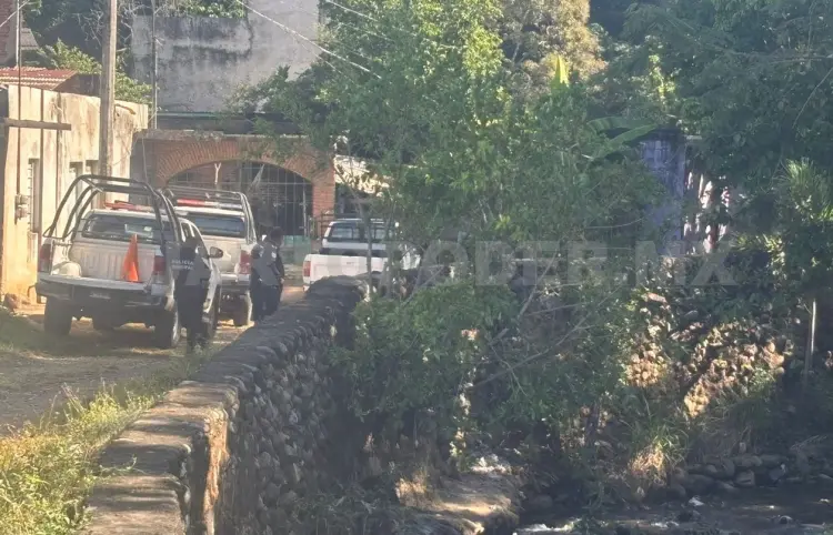Lo asesinan y tiran a río Texcuyuapan