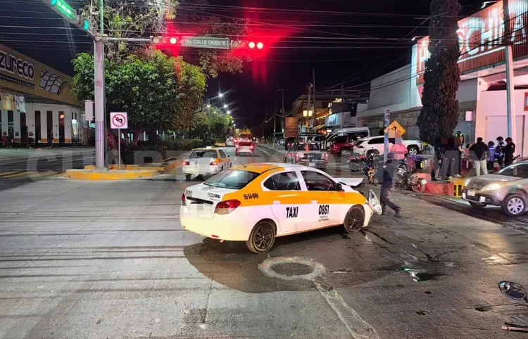 Colisionan patrulla y taxi en la avenida Central