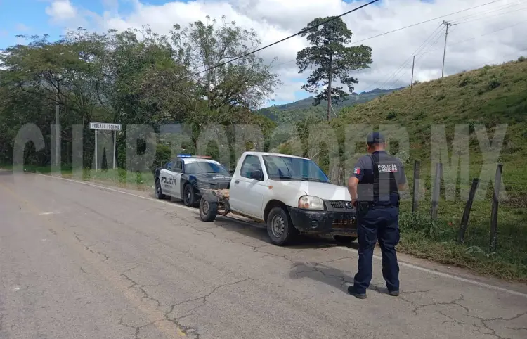 Recuperan camioneta con reporte de robo
