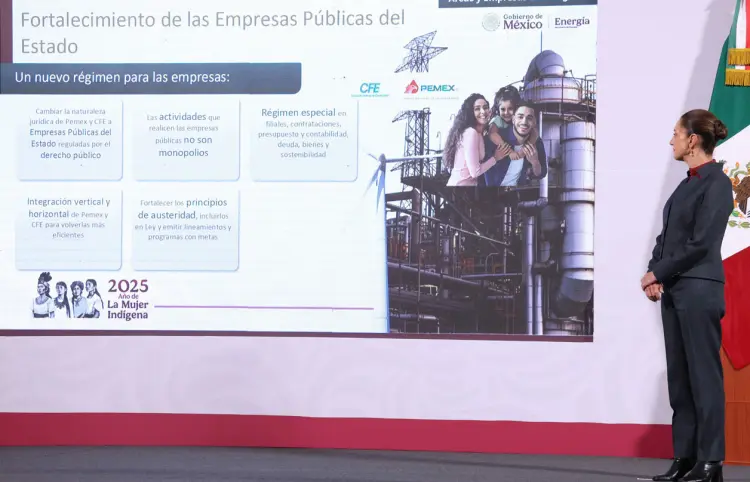 CFE y PEMEX vuelven a ser del pueblo de México