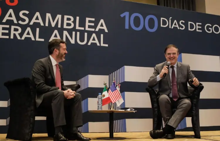 Ebrard asegura que GM no se irá del país
