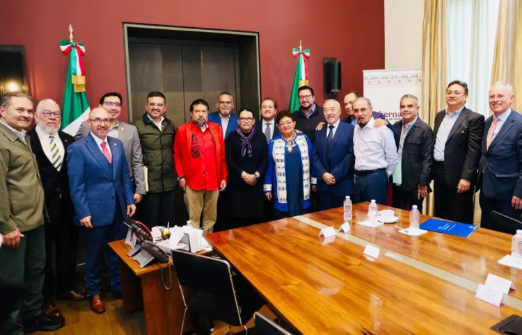 Se reúne Rosa Icela con líderes sindicales