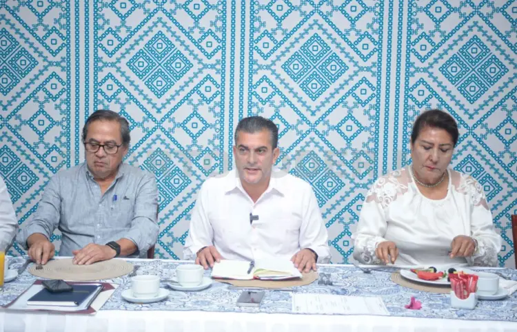 Reafirma Yamil compromiso con la certeza jurídica