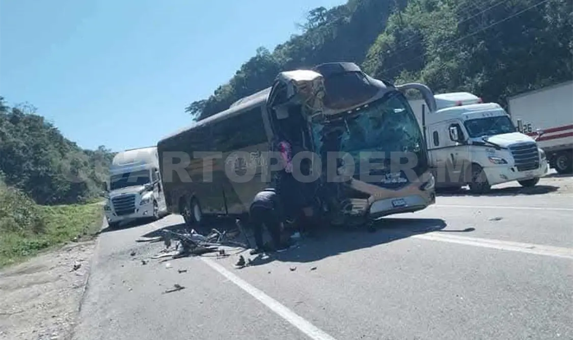 Colisión en vía a Las Choapas deja varios lesionados