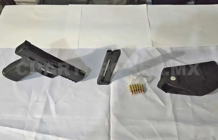 Investigan a dos por portar arma sin licencia