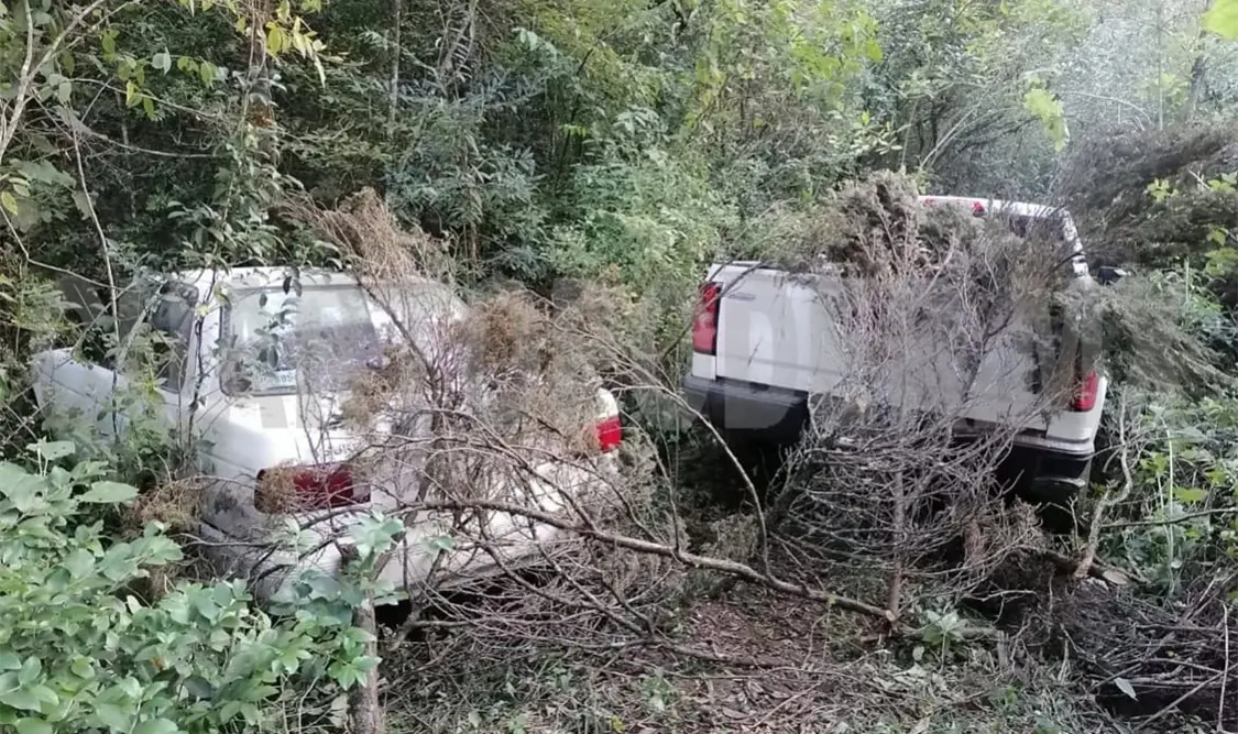 Abandonan vehículos en comunidades indígenas