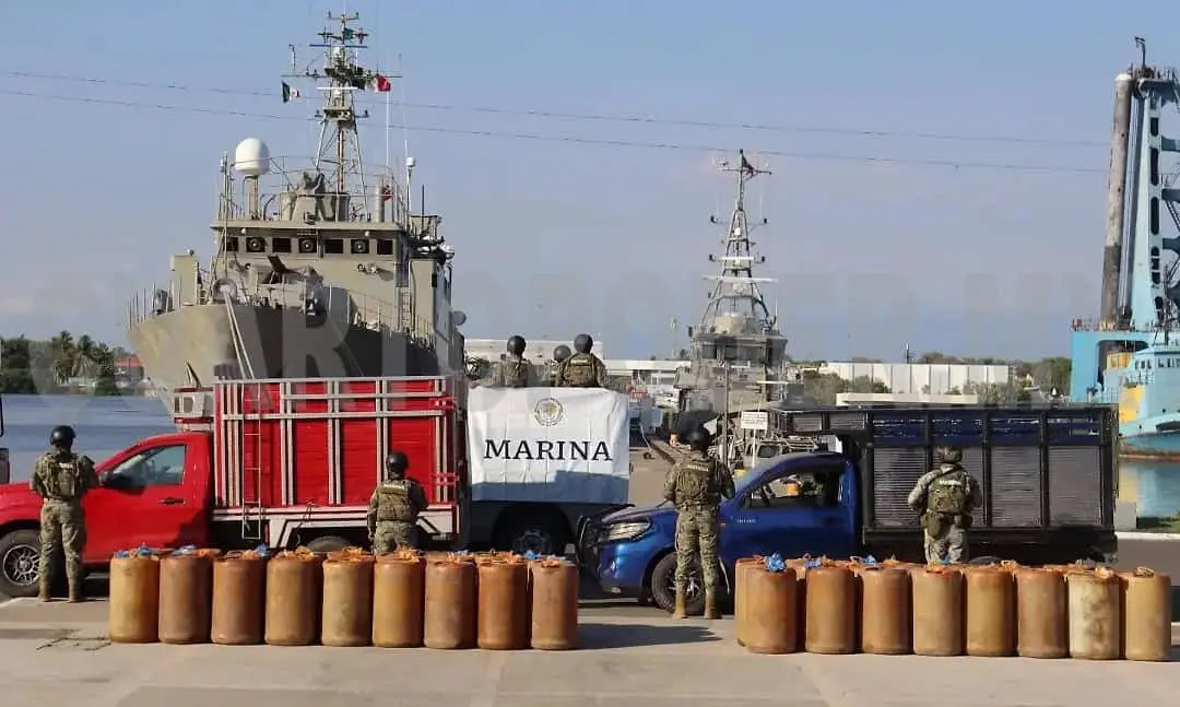 Armada asegura combustible de contrabando