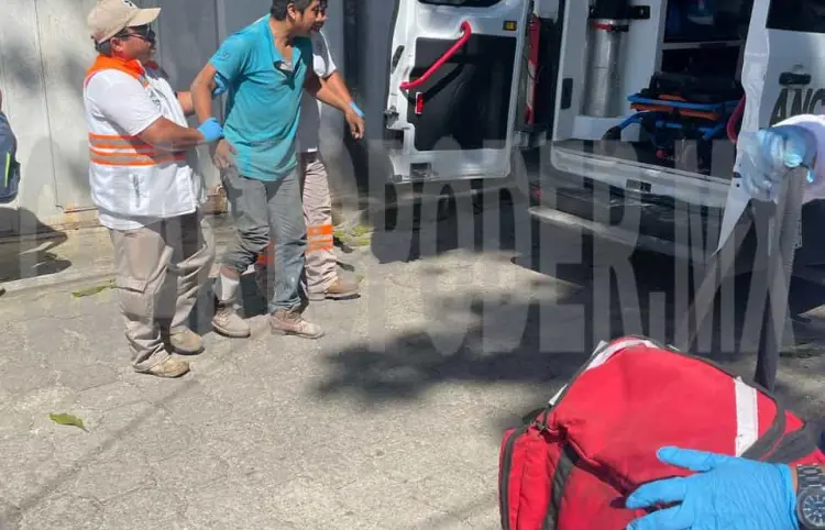 Casi se amputa un pie con una motosierra