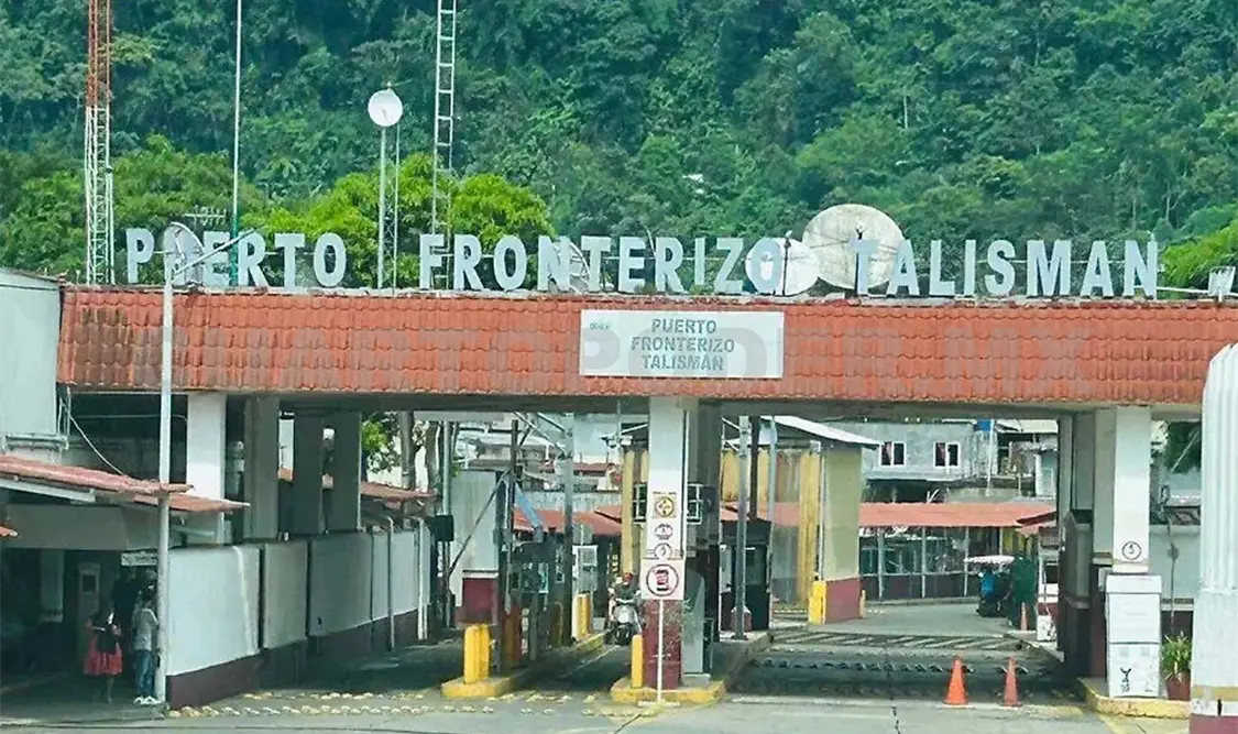 Ingresar por la frontera sur para el transporte turístico es imposible. Víctor Sánchez/CP