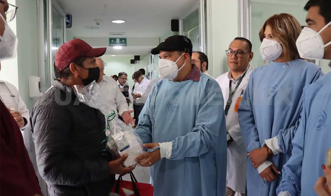 Los funcionarios conversaron con pacientes. Víctor Sánchez / CP