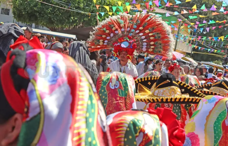 Yomo-Etzé, danza de la mujer en honor a la Candelaria