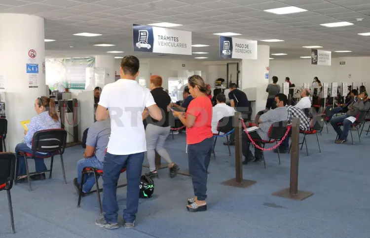 Mañana inicia canje de placas para autos particulares